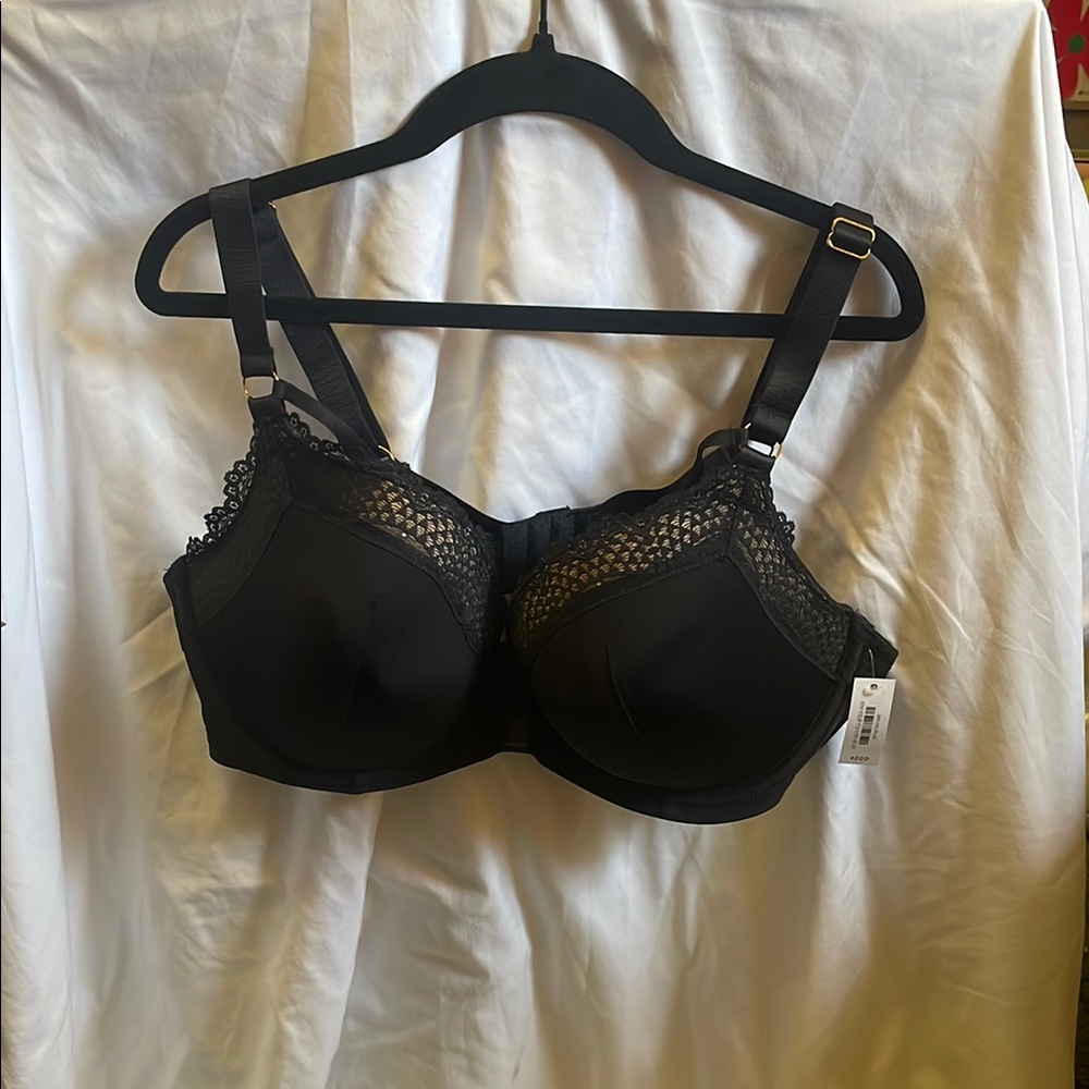 Adore Me Black Bra with Underwire Support and Lace Detailing